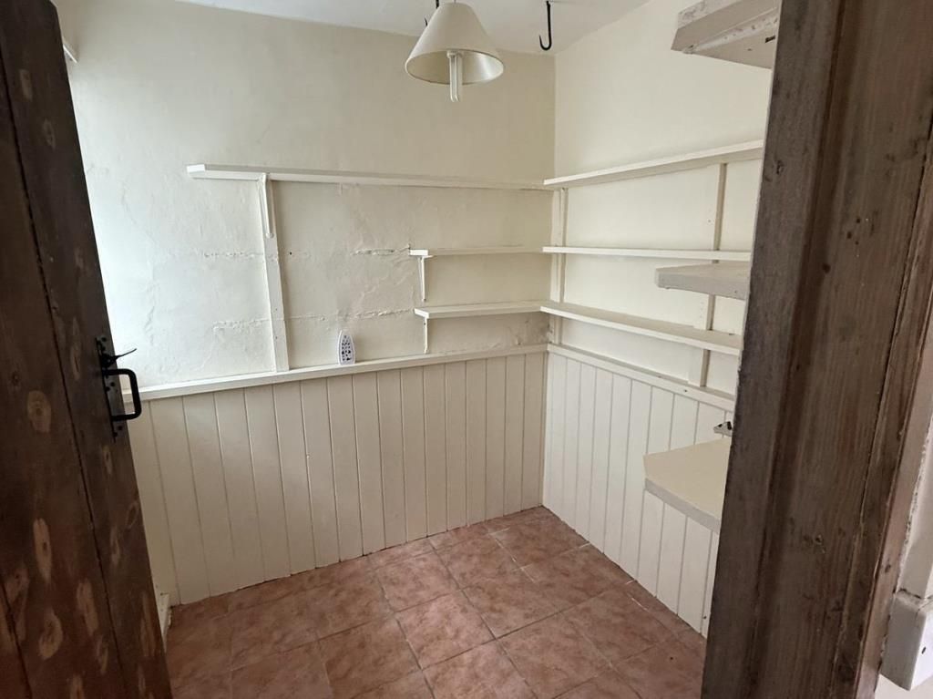 Property photo 2 of 7 Internal