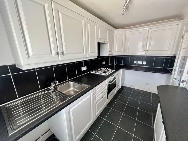 Property photo 2 of 9 Photo 8