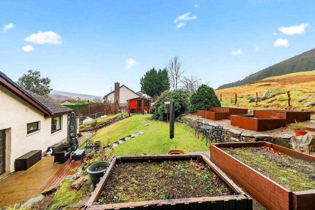 Property photo 3 of 25