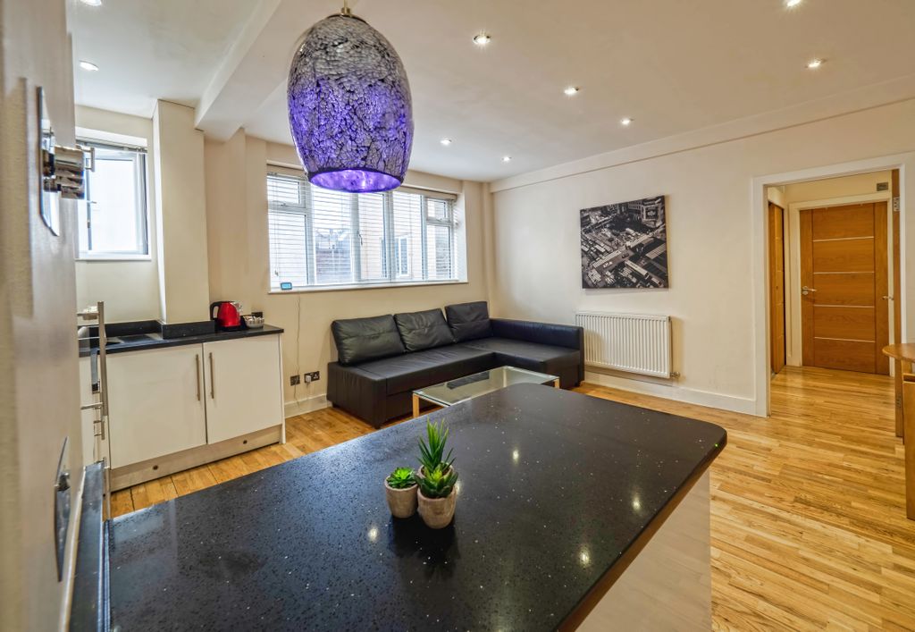 Property photo 2 of 17 Reception/Kitchen