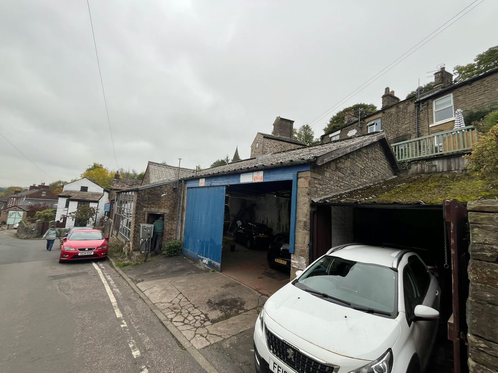 Property photo 2 of 11 External