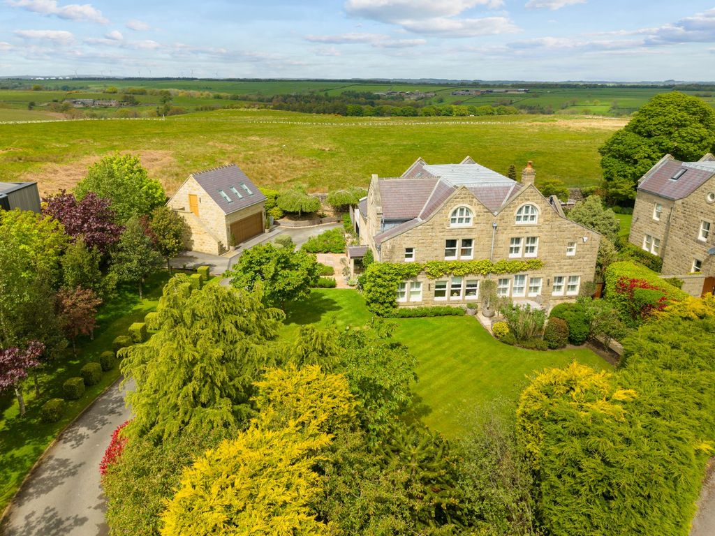 Property photo 1 of 60 1