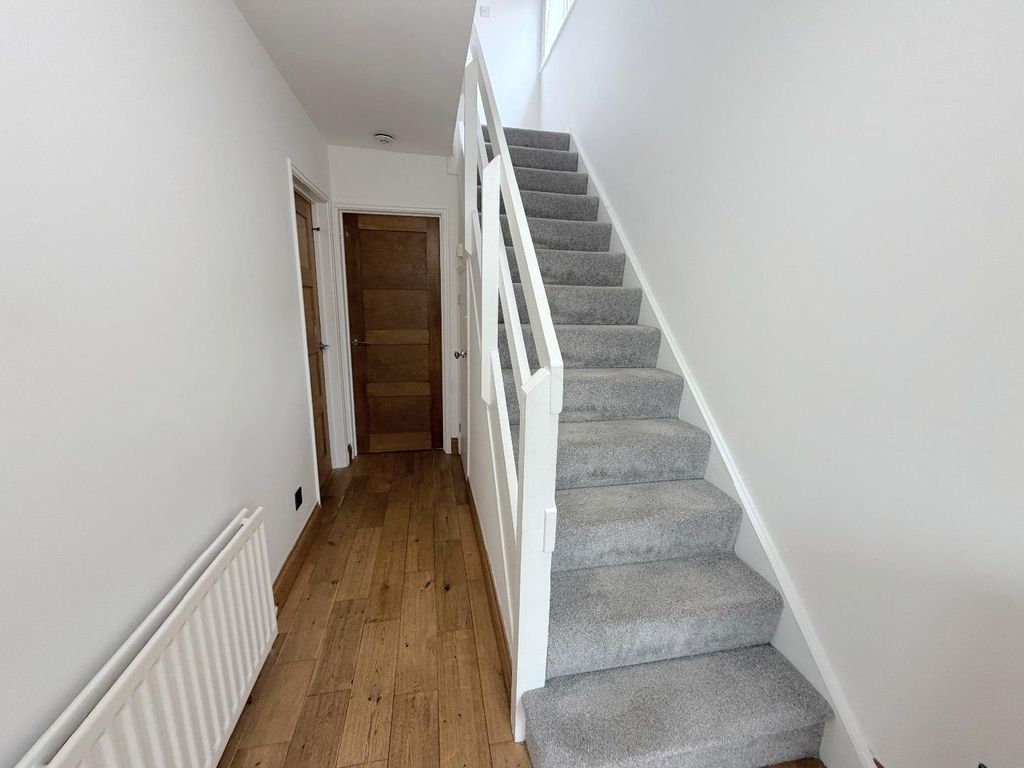 Property photo 2 of 16 Hallway