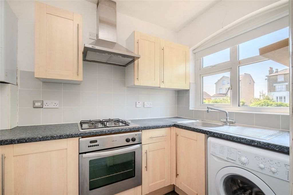Property photo 2 of 8 Picture No. 06