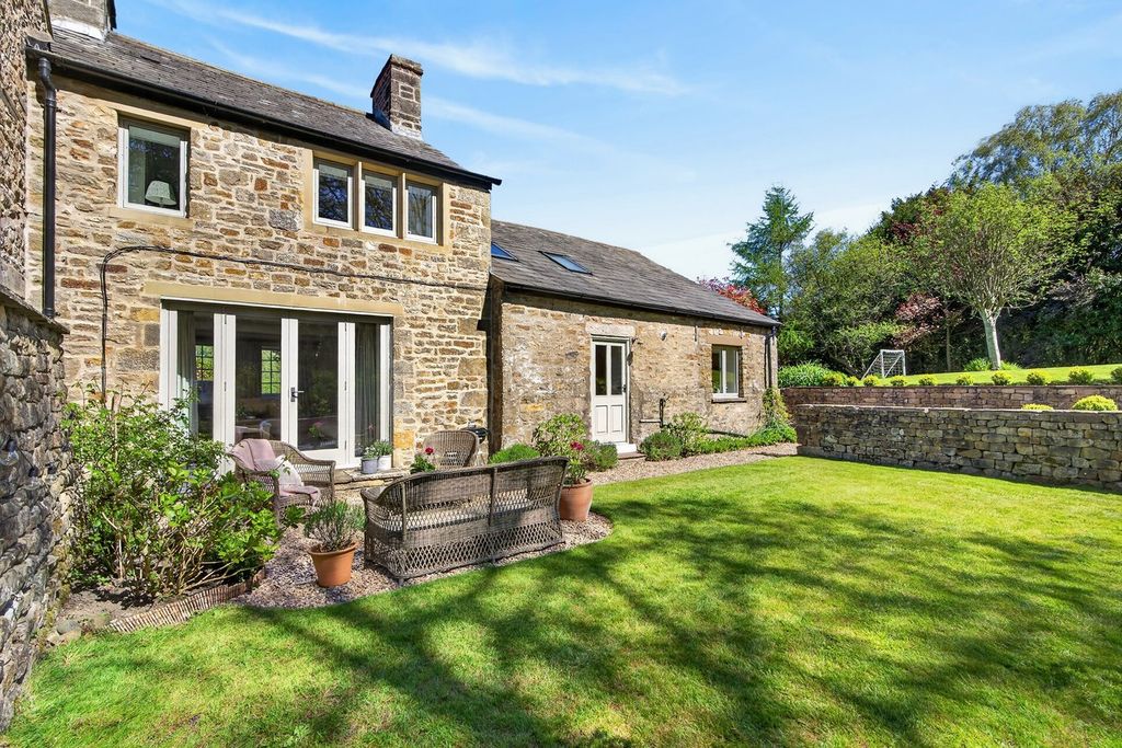 Property photo 2 of 47