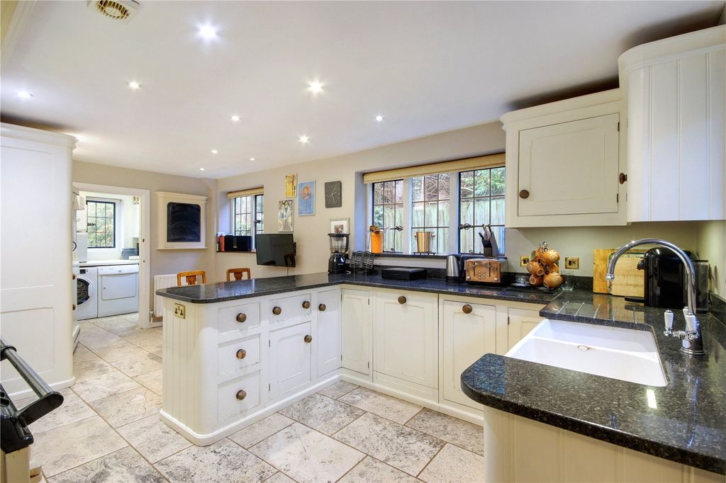 Property photo 3 of 15 Kitchen/Breakfast Rm