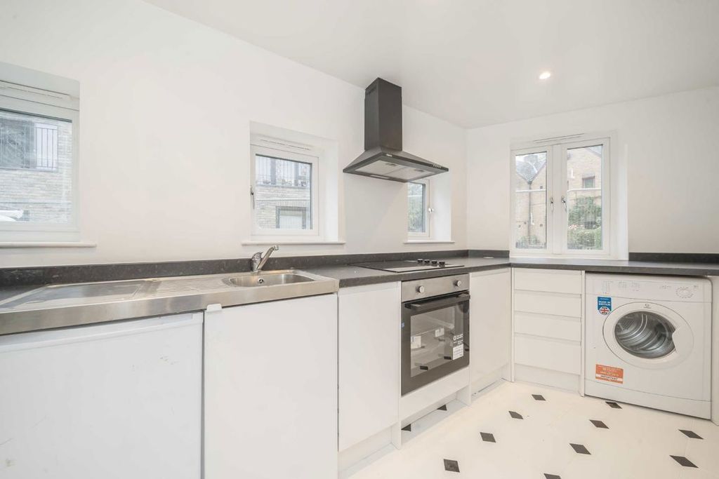 Property photo 3 of 7