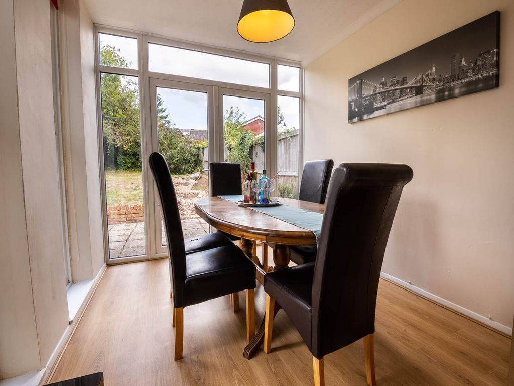 Property photo 3 of 20 56_Hillside_Avenue_Canterbury-20