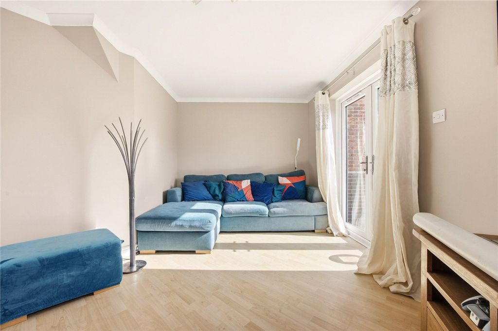 Property photo 2 of 17 Picture No. 05