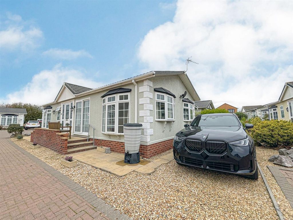 Property photo 1 of 19 Front