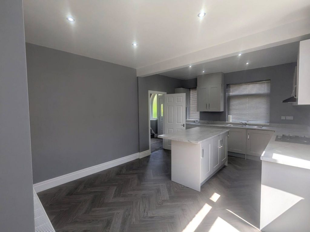 Property photo 3 of 18 Picture No. 24