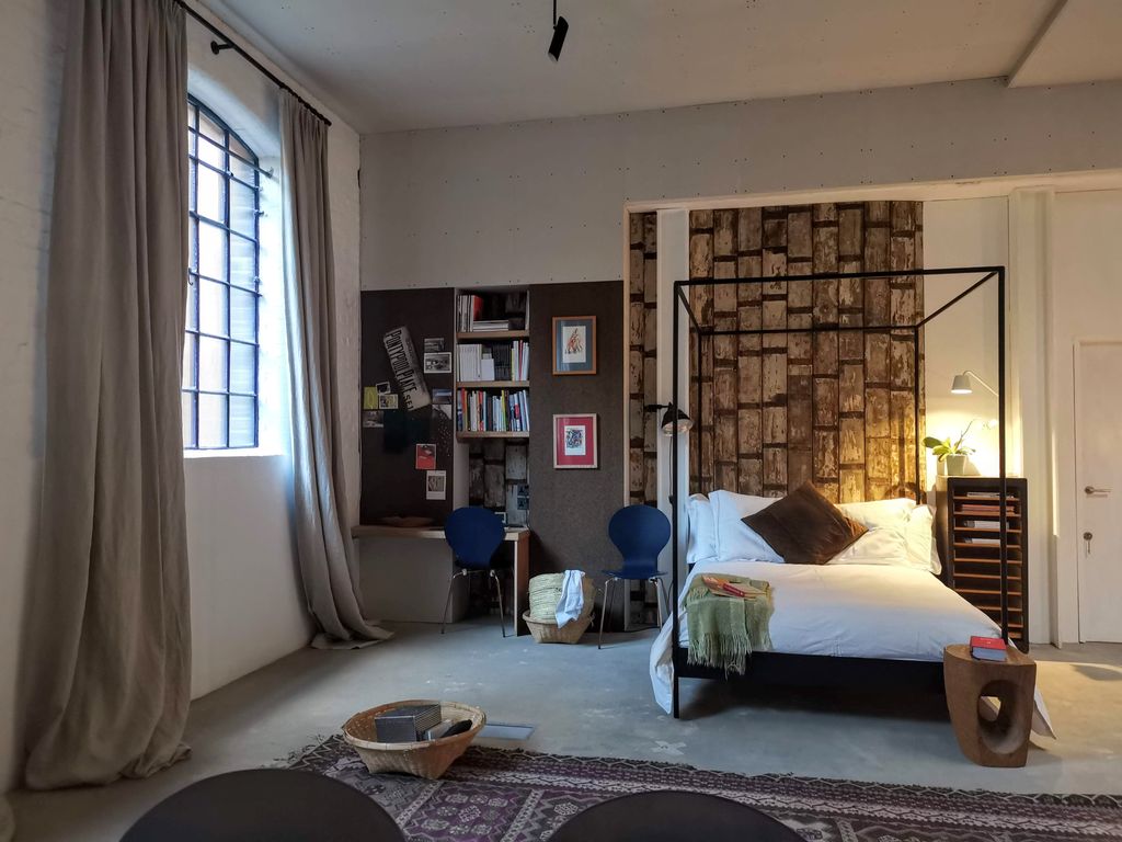 Property photo 2 of 44