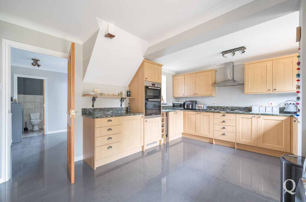 Property photo 1 of 25 608Bce5F-788E-470...