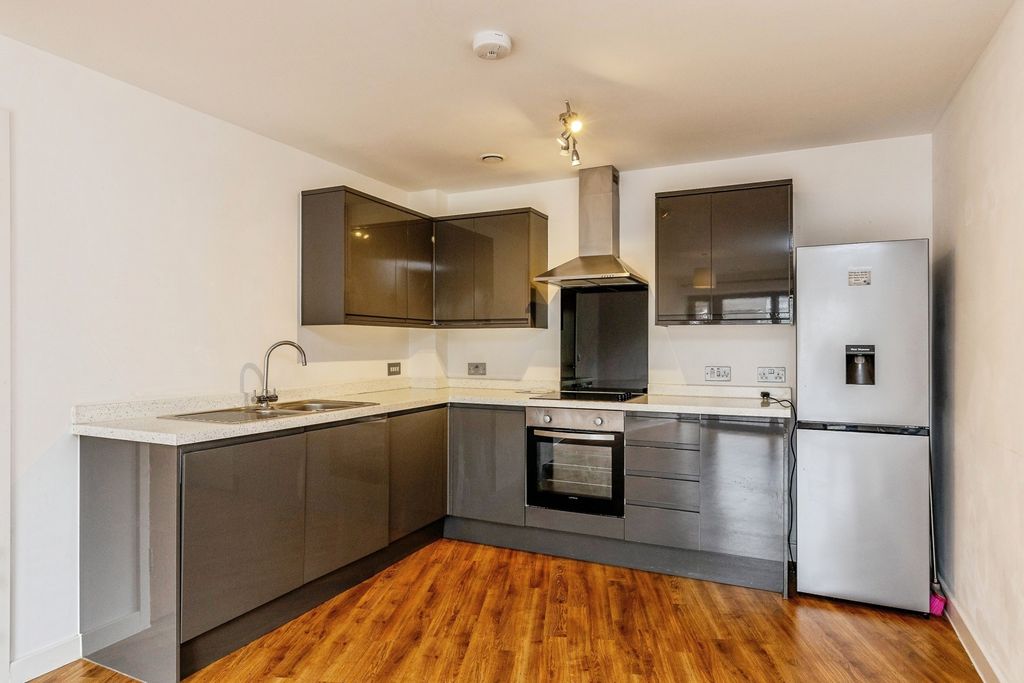 Property photo 3 of 11 Pbox-Img.Jpg