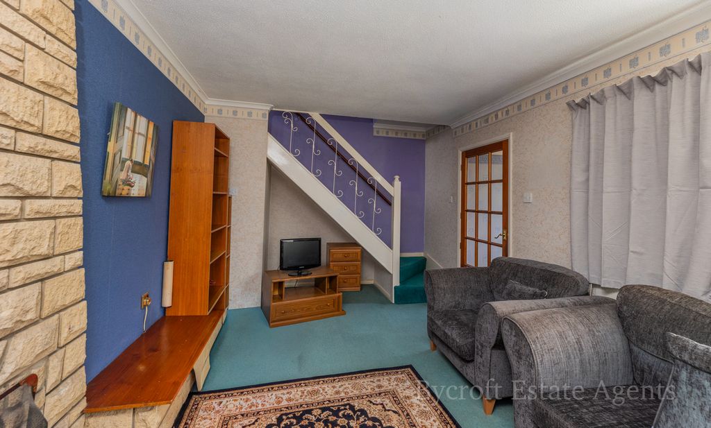 Property photo 3 of 12