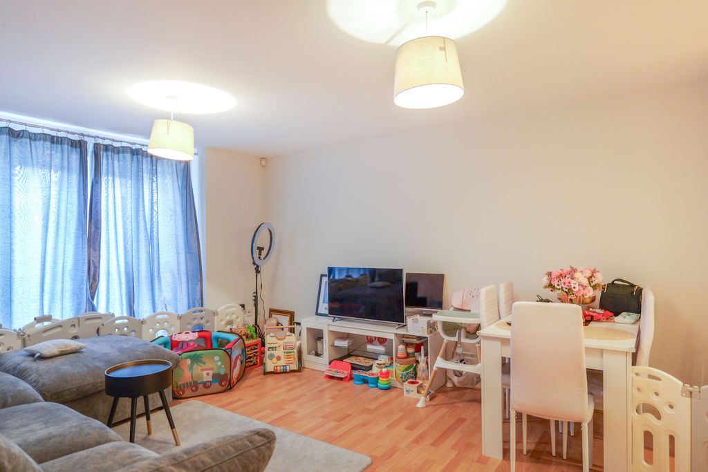 Property photo 3 of 15