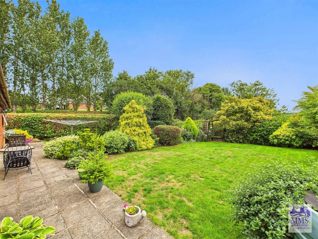 Property photo 3 of 35 Cam04098G0-Pr0085-Still038.Jpg