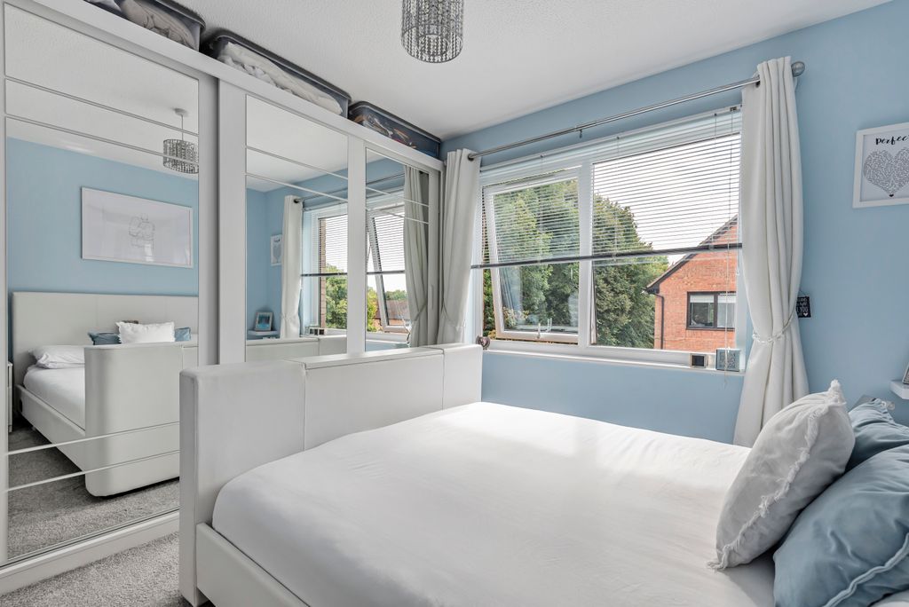 Property photo 3 of 8 6