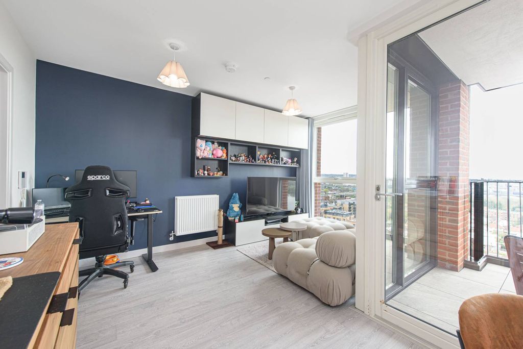 Property photo 1 of 8