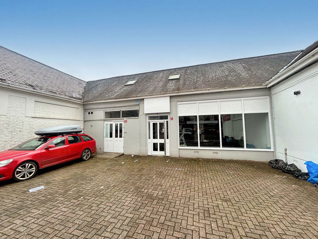 Property photo 2 of 13
