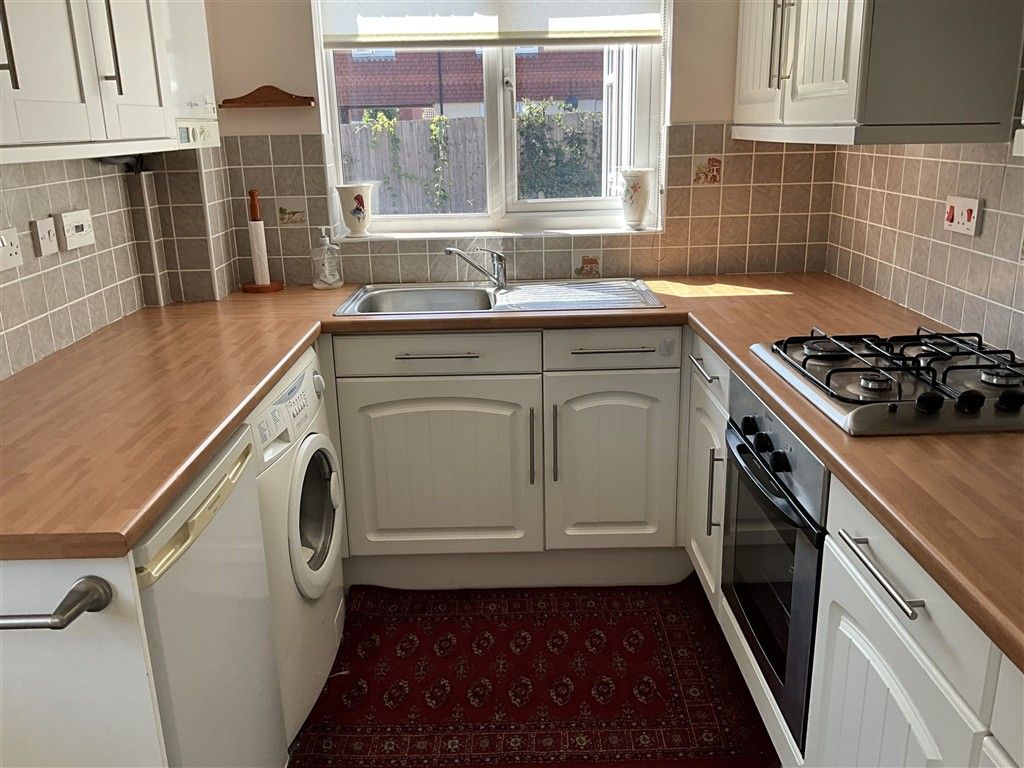 Property photo 3 of 12 Kitchen N