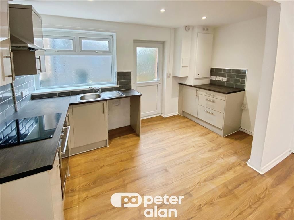 Property photo 1 of 8 Bedroom