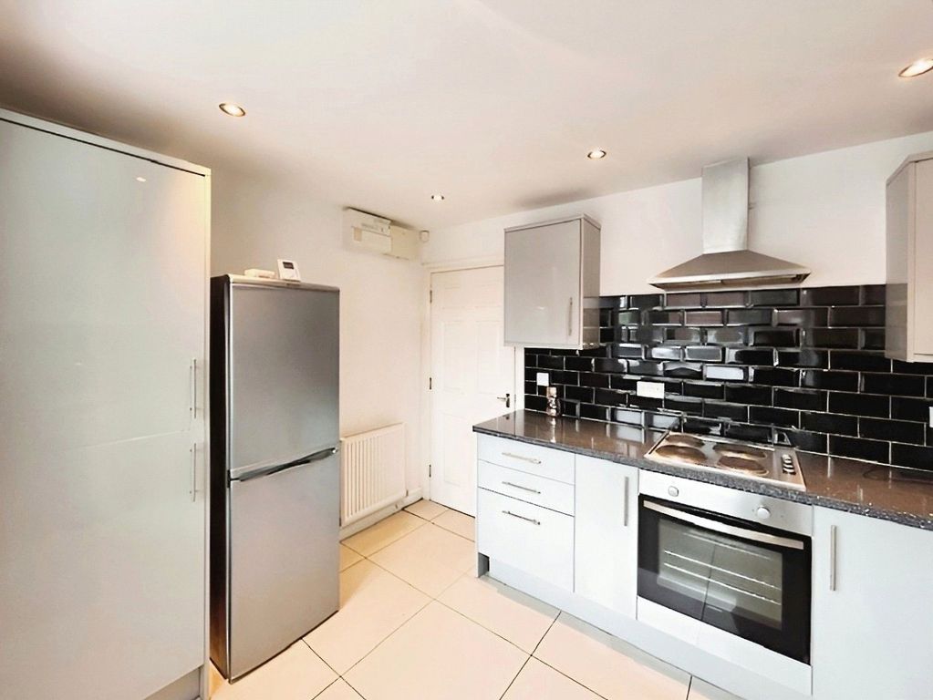 Property photo 3 of 11 Picture No. 13