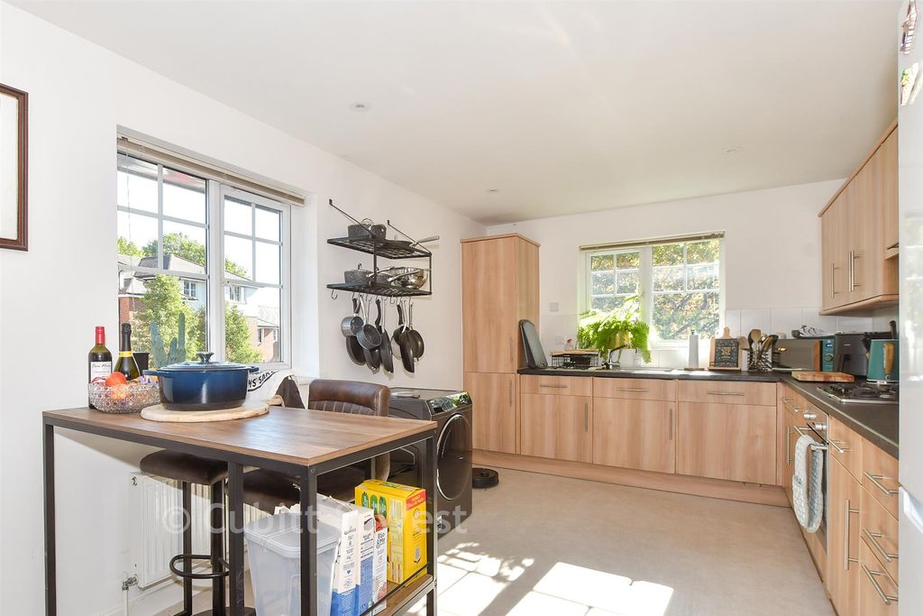 Property photo 2 of 13 Lounge/Kitchen