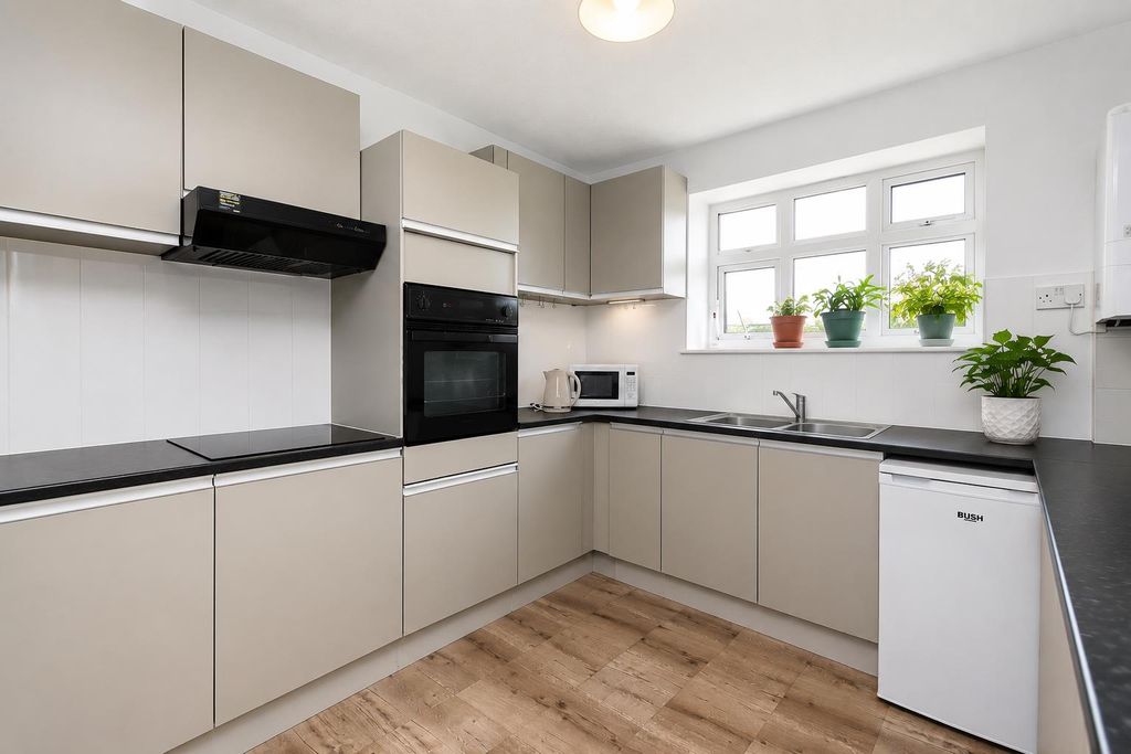 Property photo 3 of 7 3Dbd5B00-A4c8-4528-82B5-Db1B010B182E.Png