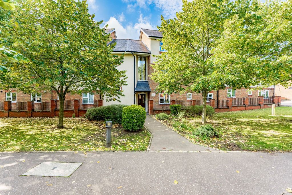 Property photo 1 of 21