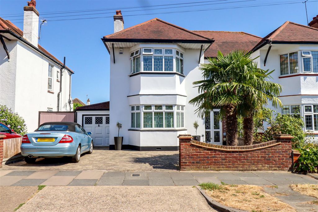 Property photo 1 of 28