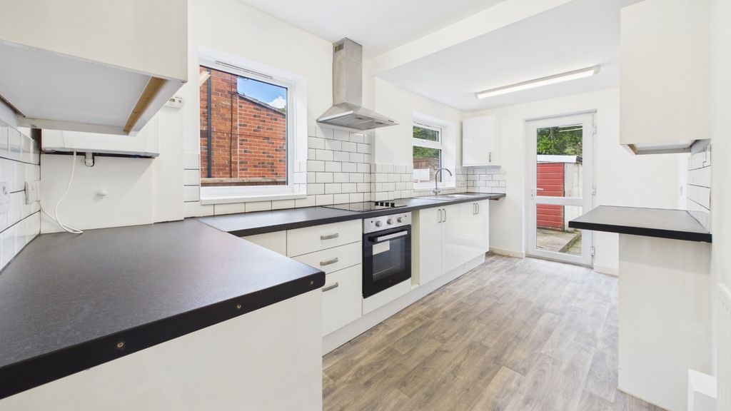 Property photo 2 of 22 5068263