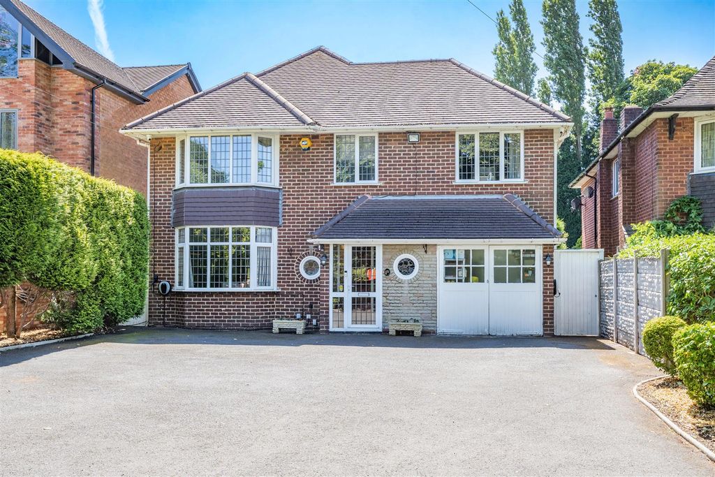 Property photo 1 of 34 8655421-Exterior05.Jpg