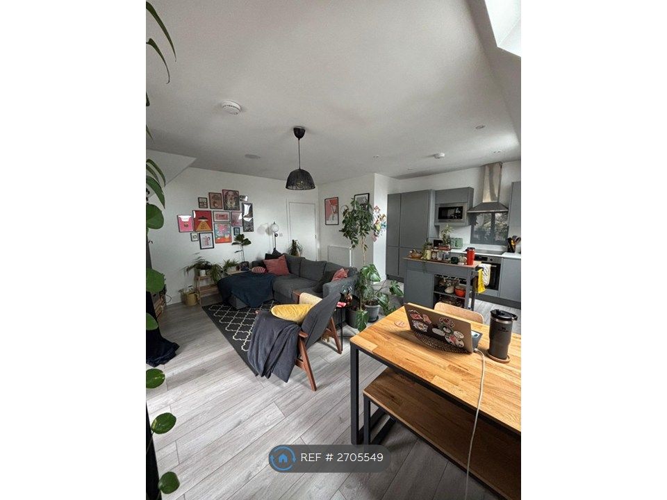 Property photo 1 of 19 Open Plan Lounge / Kitchen