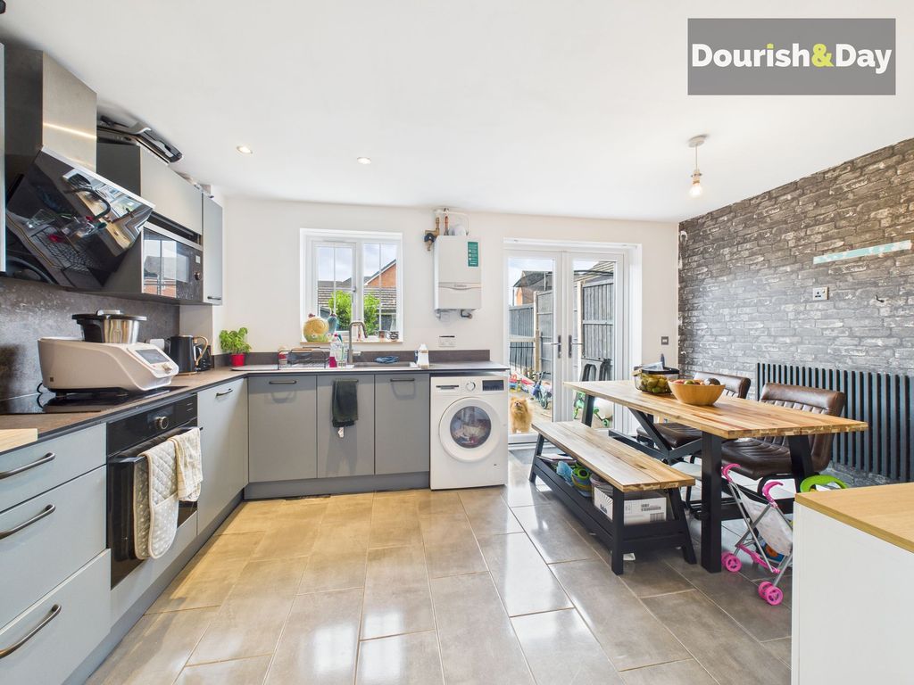 Property photo 2 of 16 Kitchen Diner