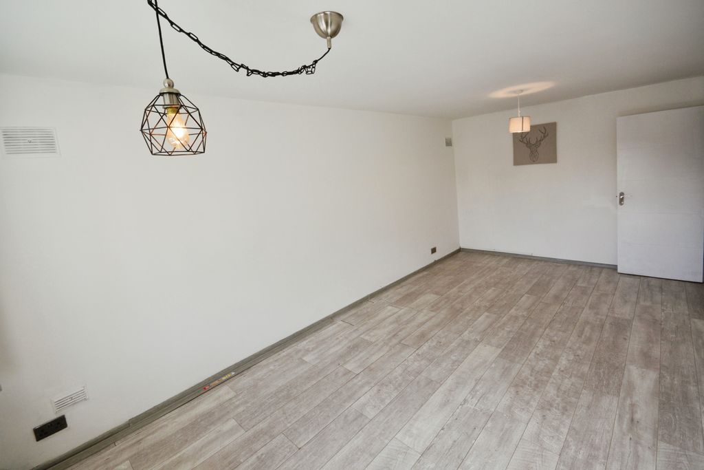 Property photo 3 of 11 Lounge/Diner