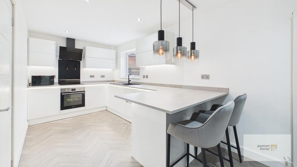 Property photo 2 of 17 Kitchen/Diner