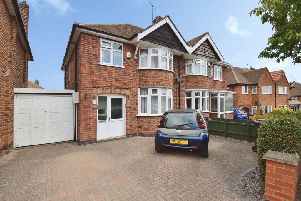 Property photo 1 of 18 Pbox-Img.Jpg