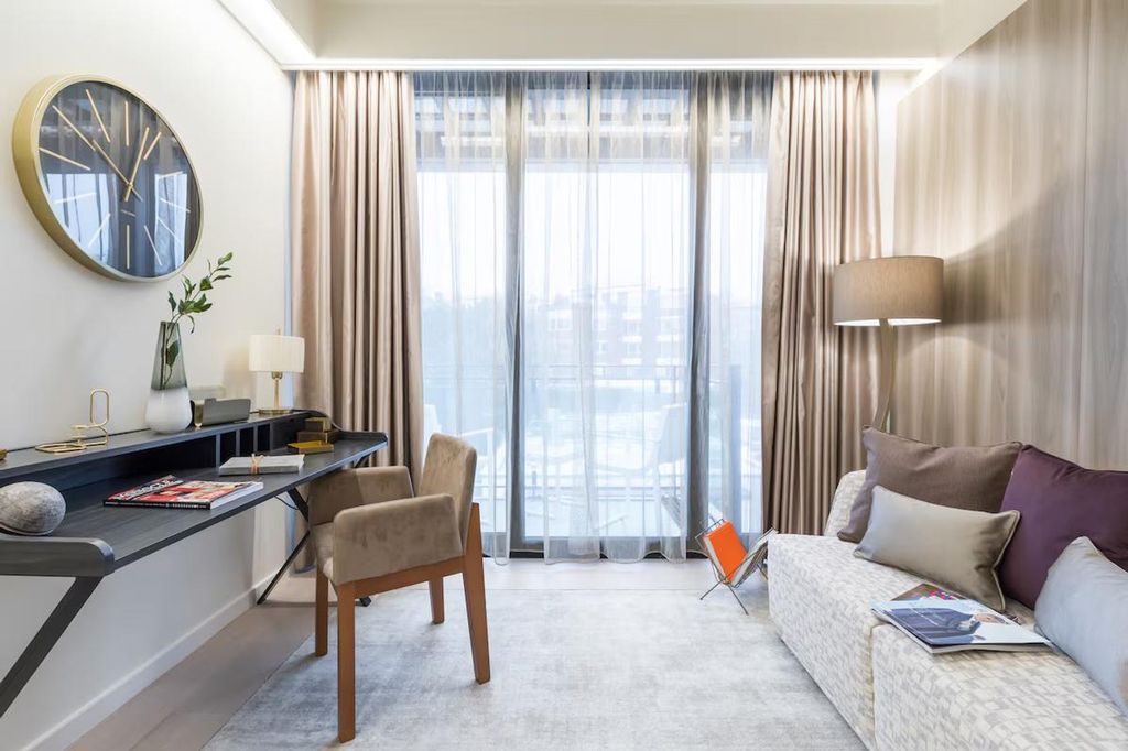 Property photo 1 of 21 Living Room