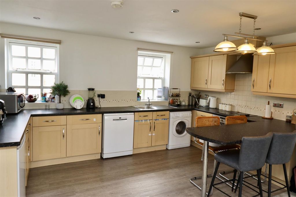 Property photo 3 of 8 Img_2569.Jpg