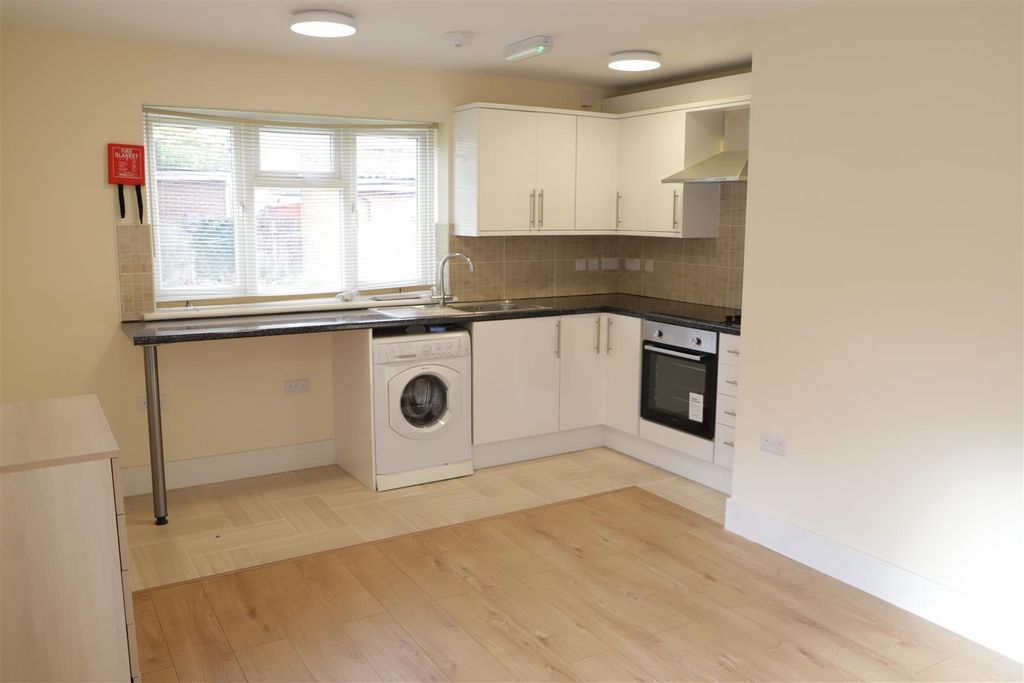 Property photo 1 of 3