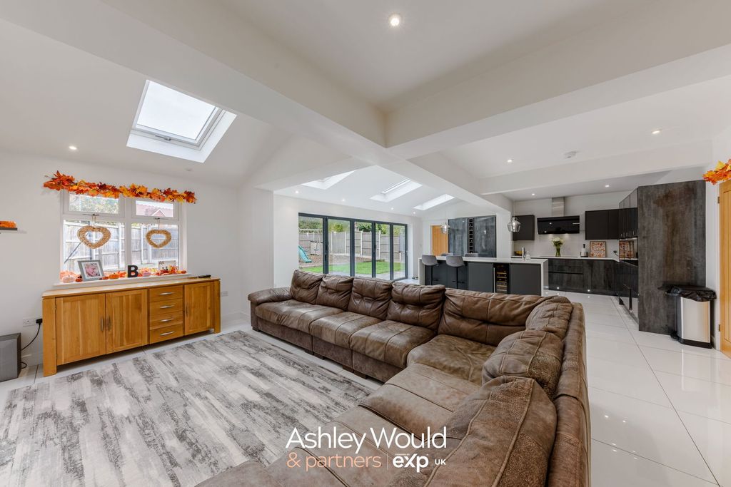 Property photo 3 of 29