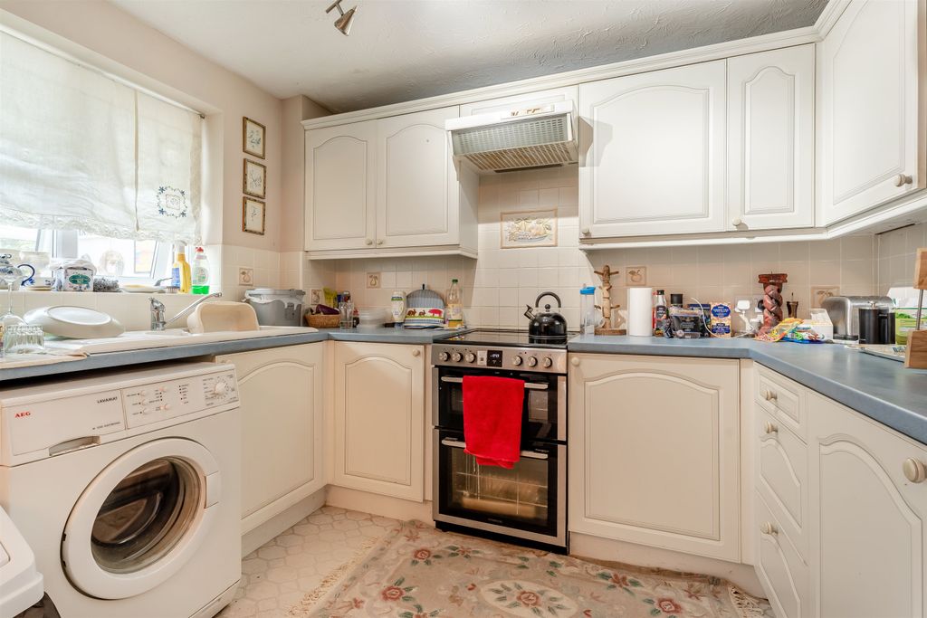 Property photo 2 of 22