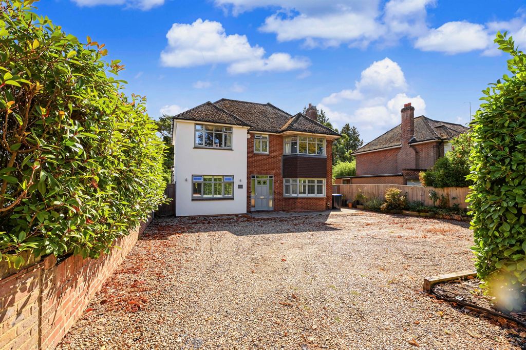 Property photo 1 of 31