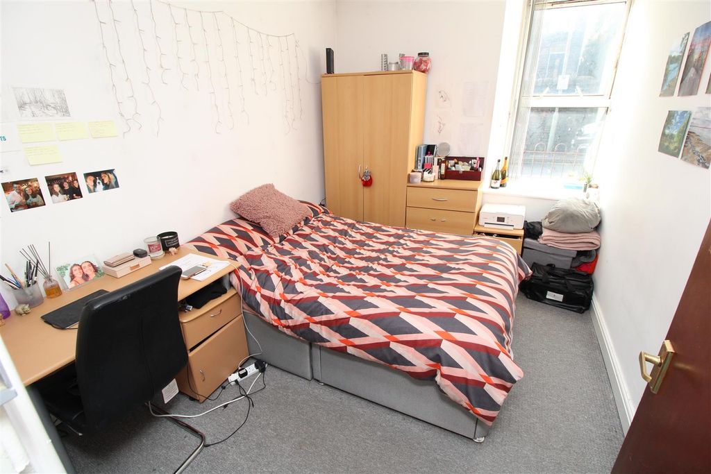 Property photo 3 of 4