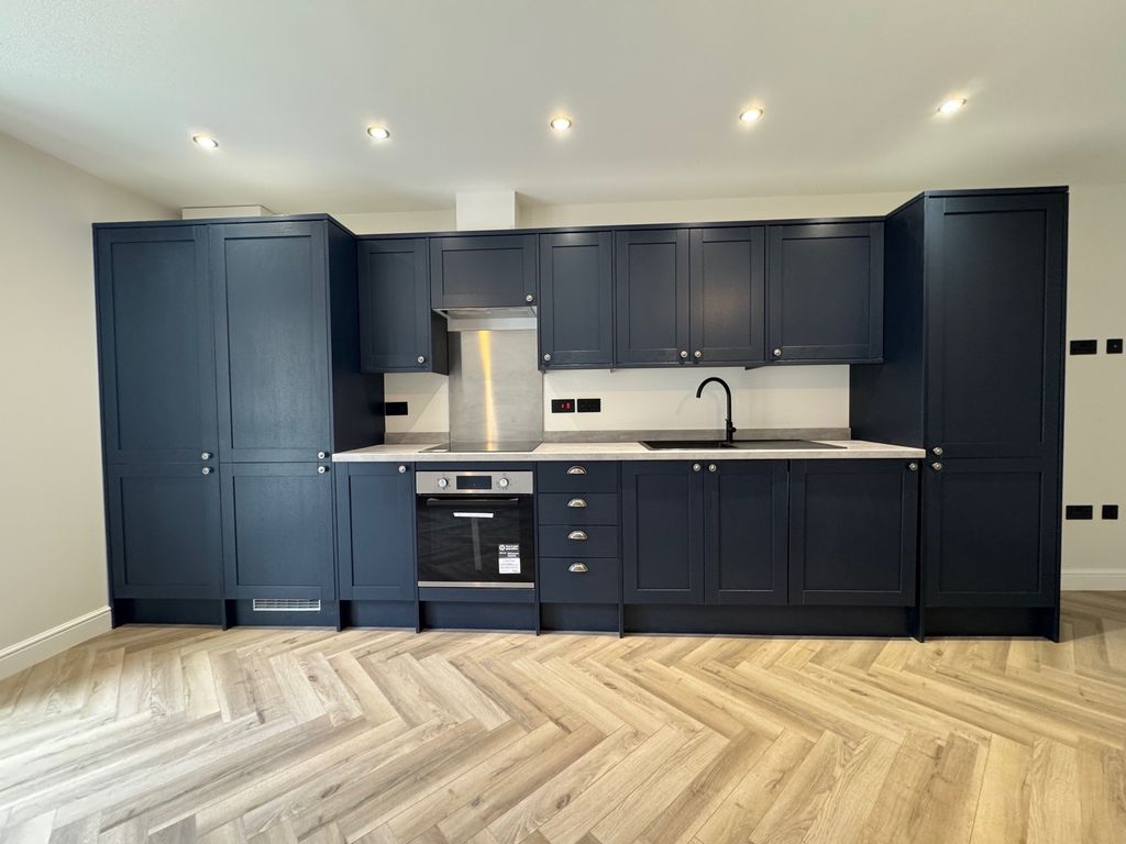 Property photo 2 of 7 Kitchen