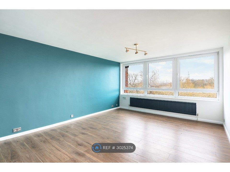 Property photo 1 of 11 Large Living And Dining Room