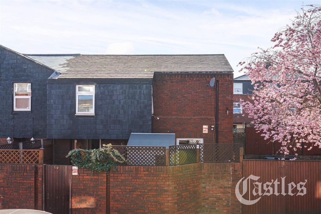 Property photo 1 of 23