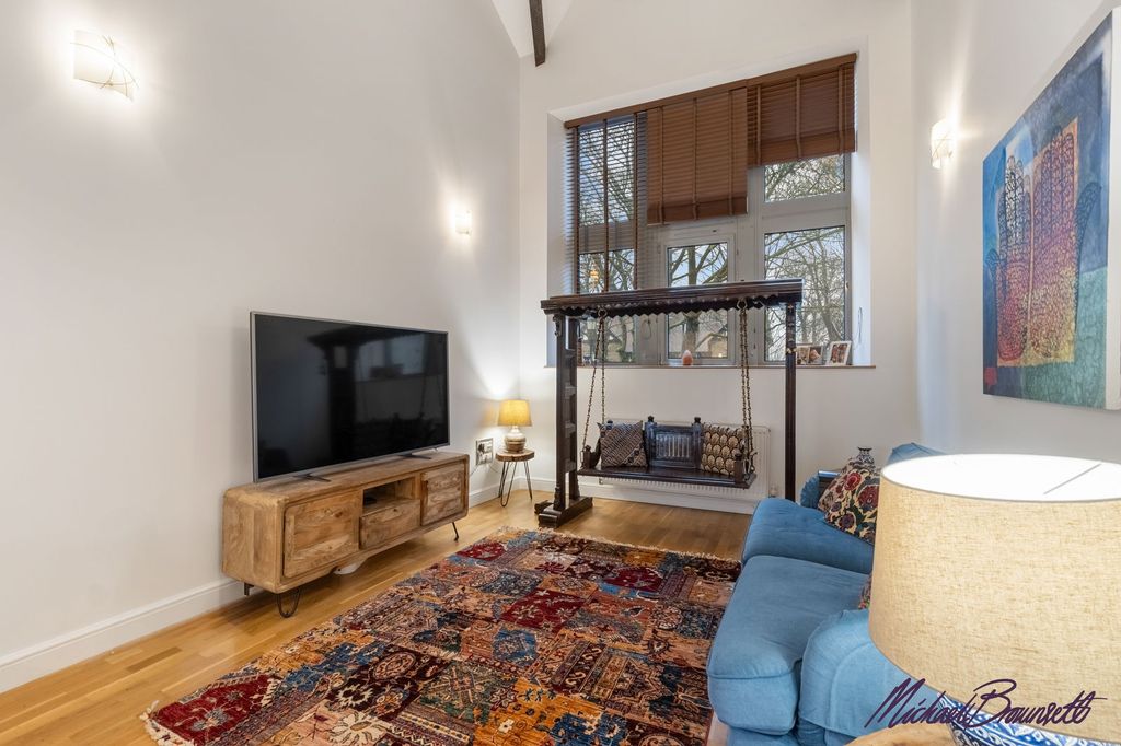 Property photo 1 of 21