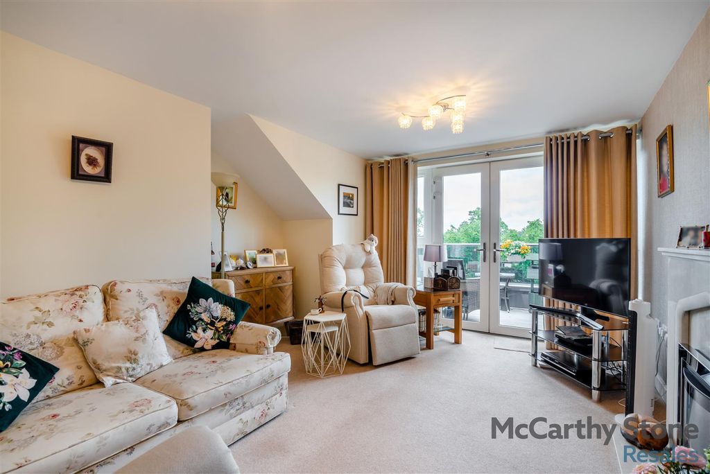 Property photo 1 of 18 8654638-Interior15.Jpg